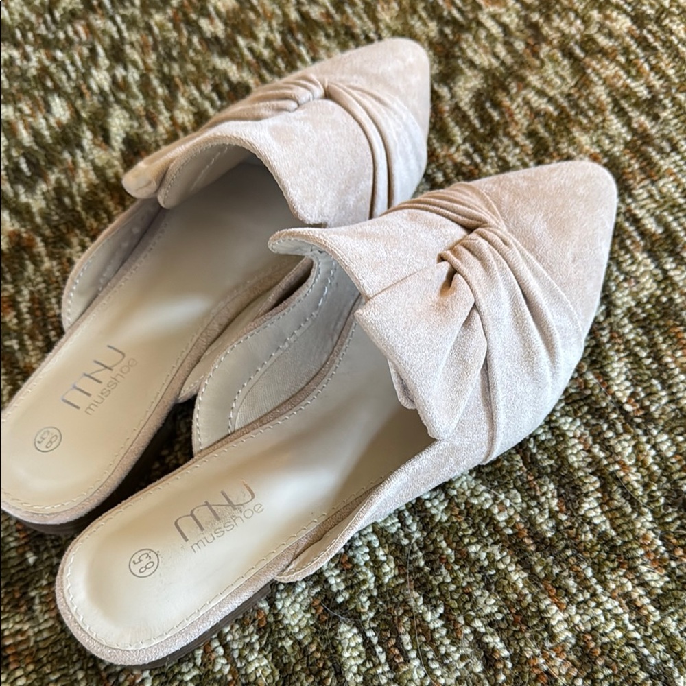Elegant Women's Slip-On Mules - Picture 4 of 8
